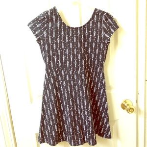NWOT black/white arrow design dress girls 12 LOOK!
